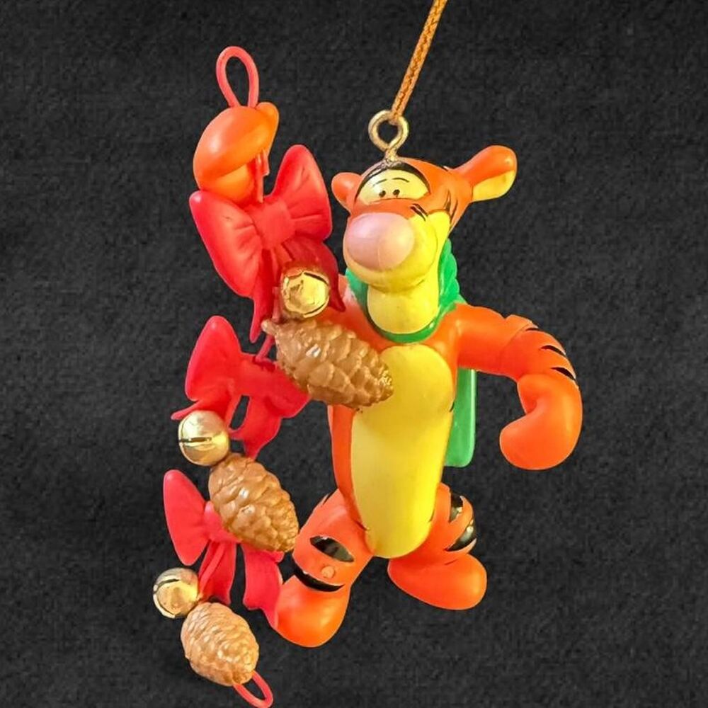 VTG 90s Disney Winnie the Pooh Tigger Christmas Gifts Holiday Ornament in Box - Picture 2 of 4